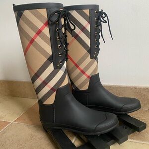 Burberry Knee-High Boots
NEW